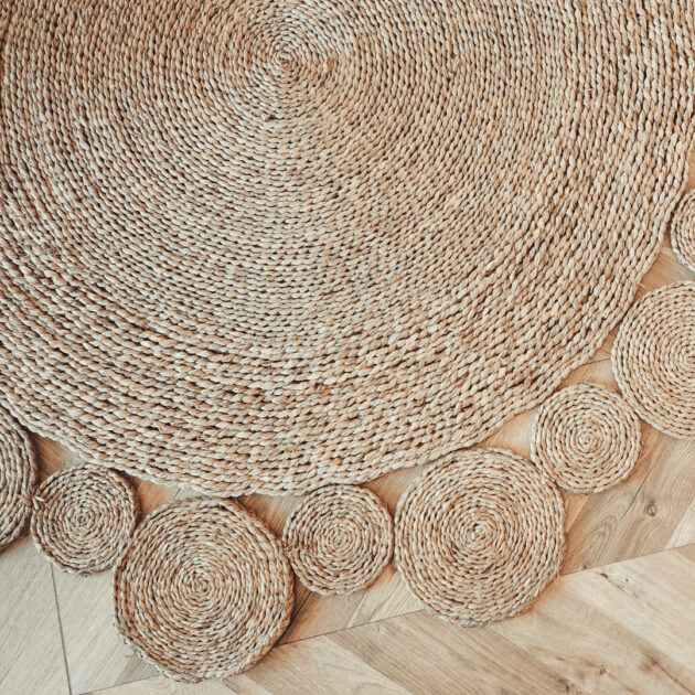 Jute rug near kitchen sink
