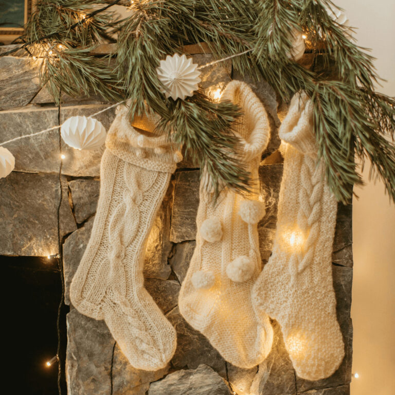 Farmhouse Christmas mantel decorations
