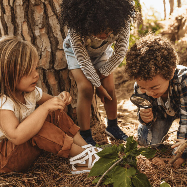 kids on a scavenger hunt
