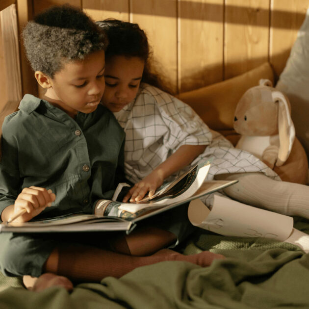 Kids reading