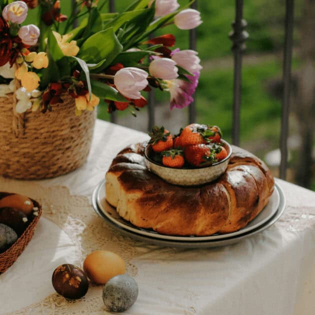floral centerpiece on Easter table