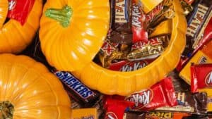 halloween candy scavenger hunt 1 1536x864 1