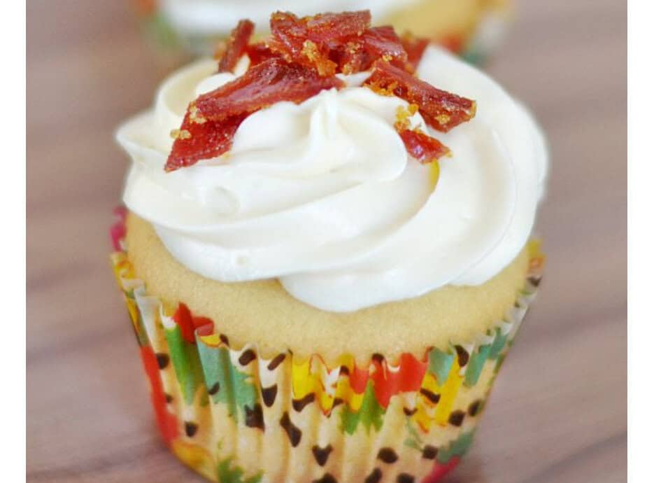 candied maple bacon cupcakes