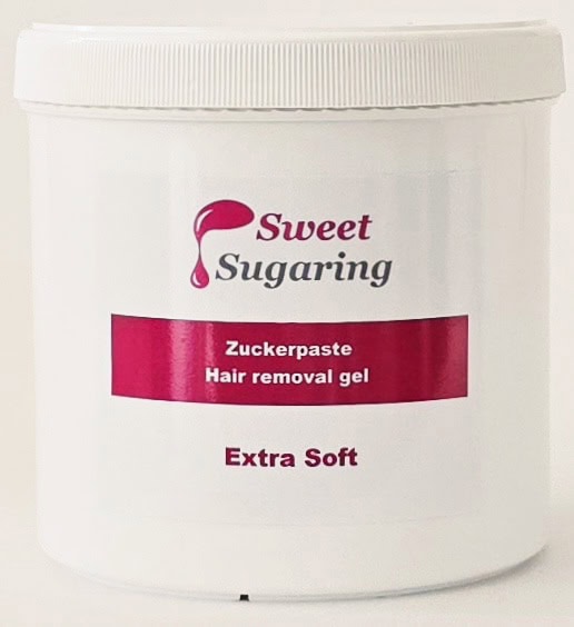 Weiße Behälter mit Sweet Sugaring mit Sweet Sugaring Extra Soft.