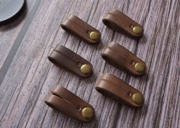 Leather earbud holder TA 045-1