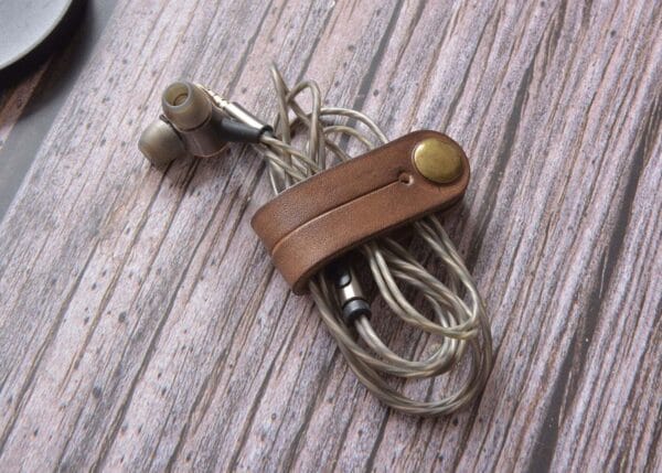 Leather earbud holder TA 045-2