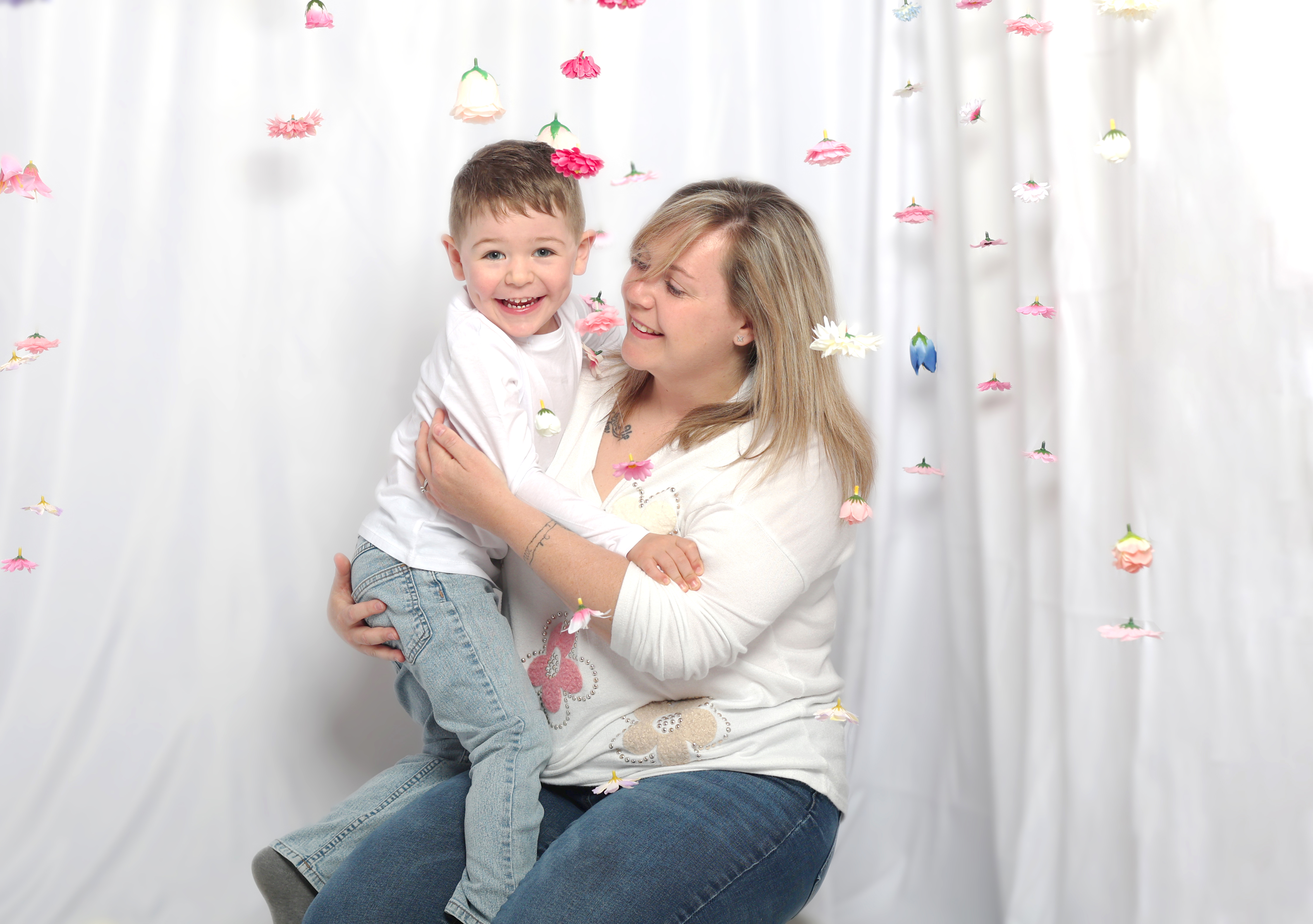 Décor floral doux pour séance fête des mères