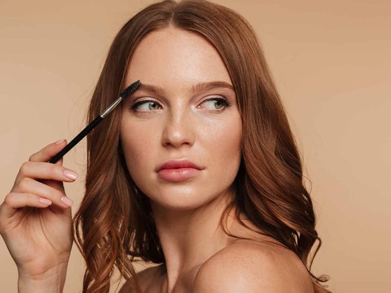 Permanent Make-Up für perfekt geformte Augenbrauen in Burgdorf