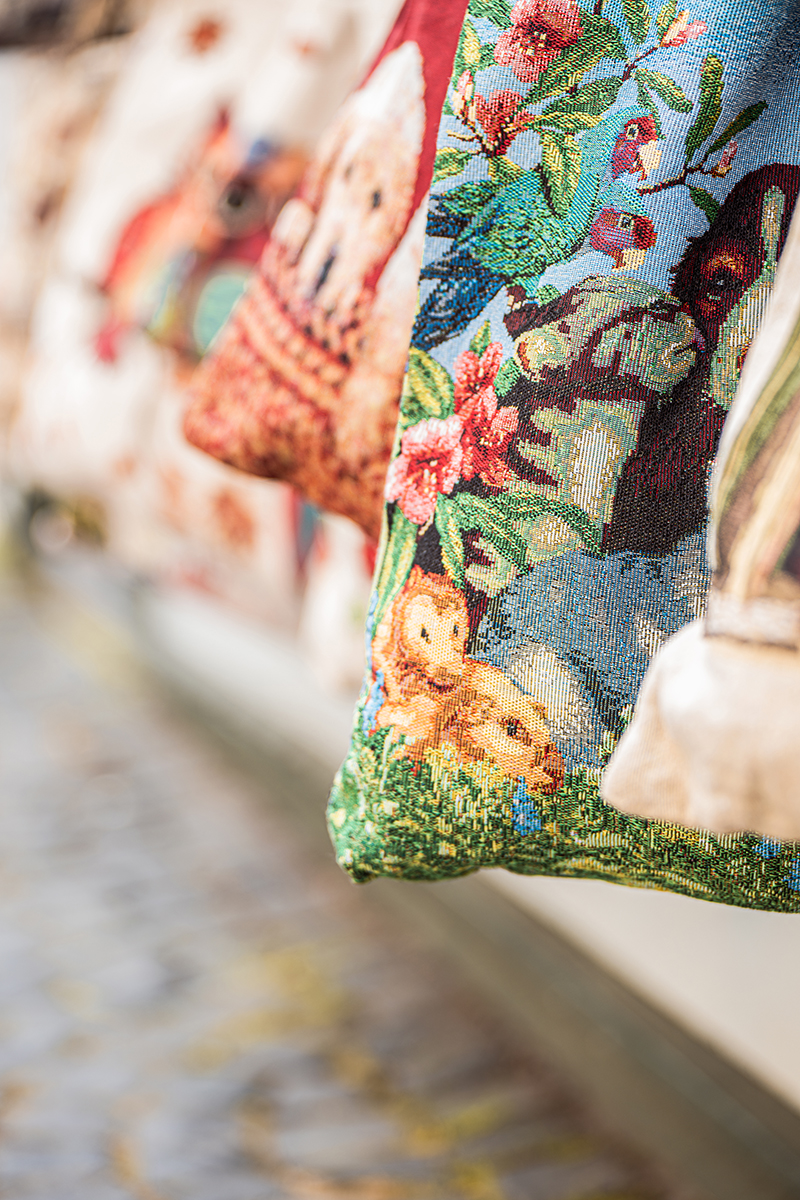 <p>Focal length : 97mm<br />
Exposure : F/2.8, 1/60 sec, ISO 32<br />
Camera : Nikon Z 7</p>
