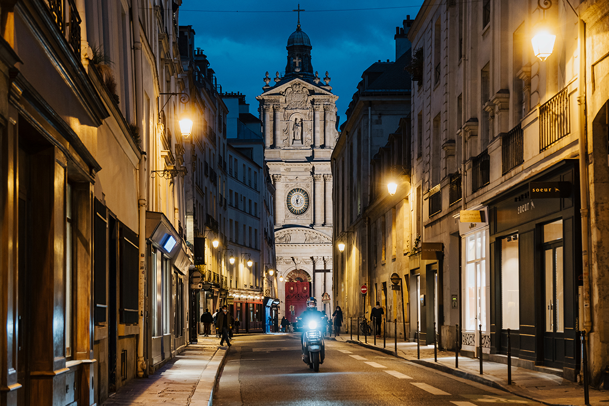 <p>Focal length : 43mm Exposure : F/3.2 1/25sec ISO 640</p>
