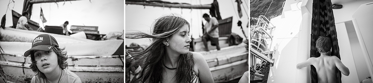 Una secuencia fotográfica en blanco y negro de niños en un barco, que muestra momentos cándidos y movimiento, demostrando cómo contar una historia con la fotografía a través de la aventura cotidiana. ©Andre Costantini