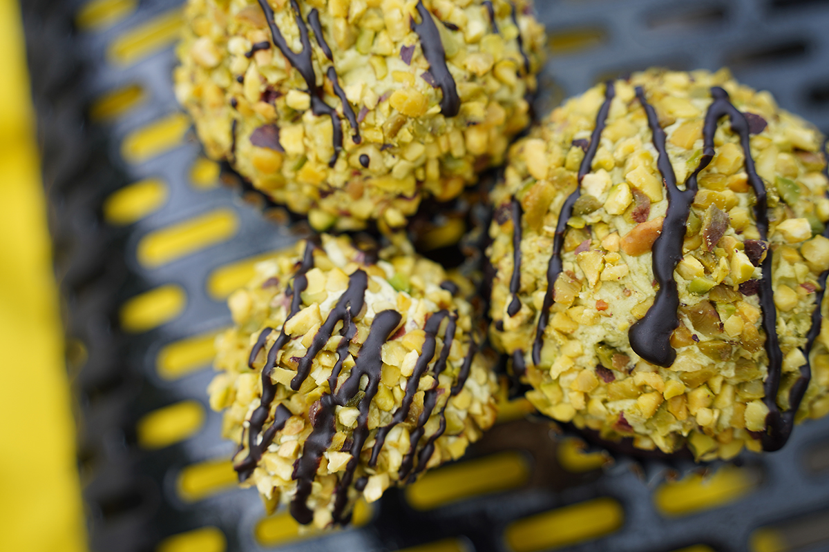 <p>Focal length : 33mm<br />
Exposure : F/4.0 1/250 sec ISO 100</p>
