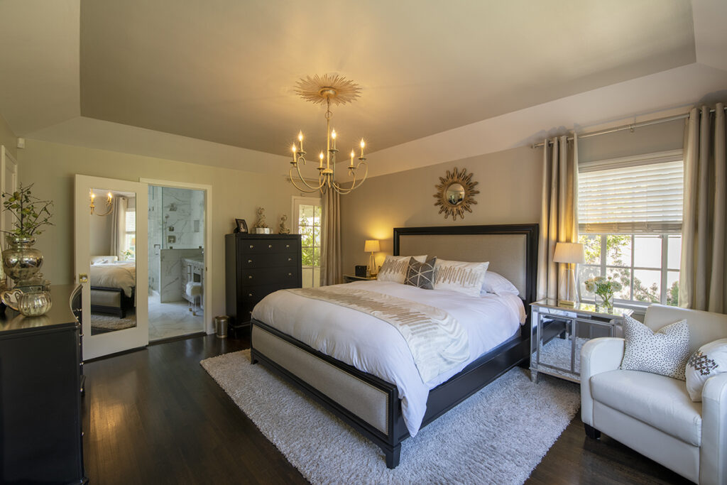 Bedroom interior photography taken with a Tamron ultra-wide lens by Hernan Rodriguez.