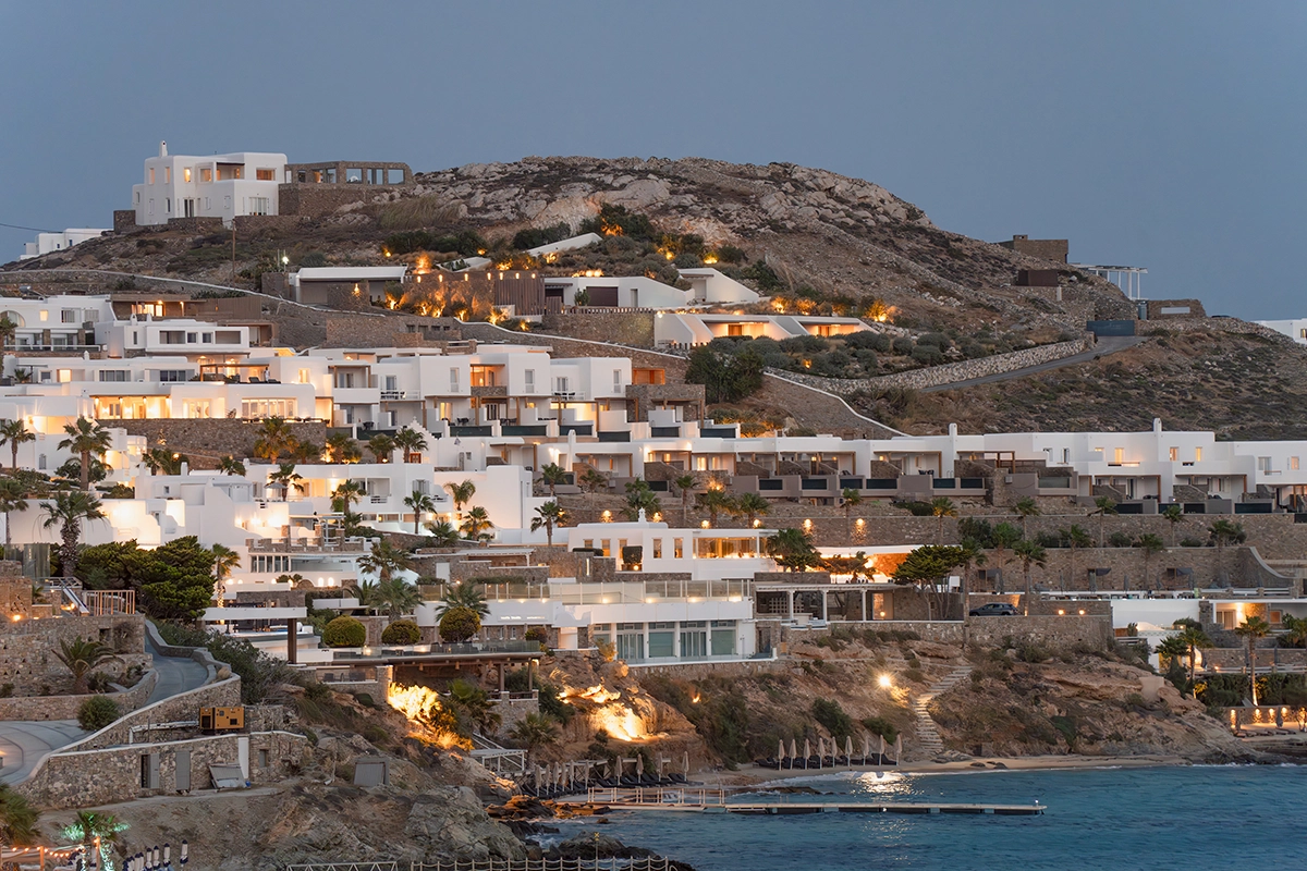 <p>Focal length : 200mm Exposure : F/5.6 1/20 sec ISO 800</p>
