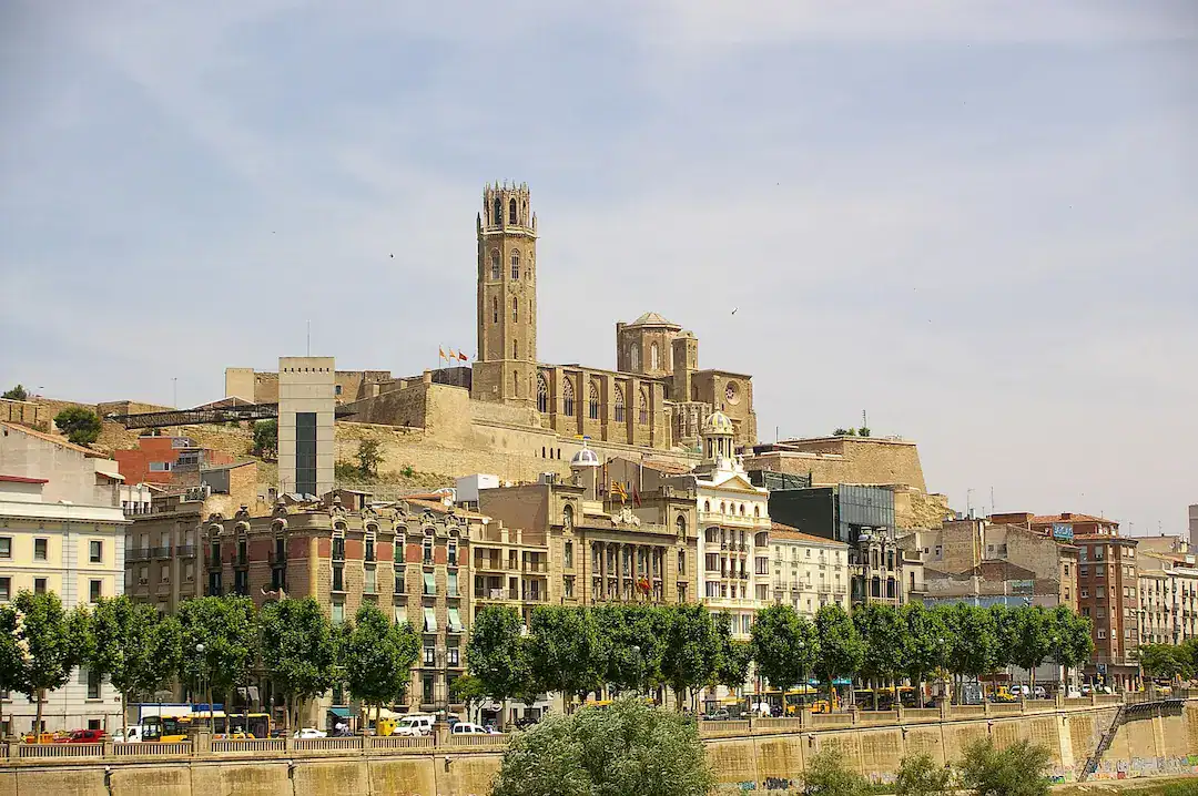 Lleida-La-Seu-Vella-des-de-Cappont