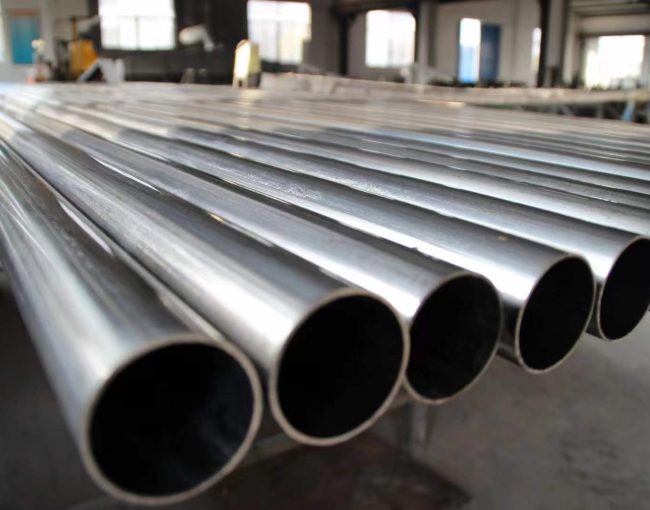 Bundled stainless steel welded pipe in factory