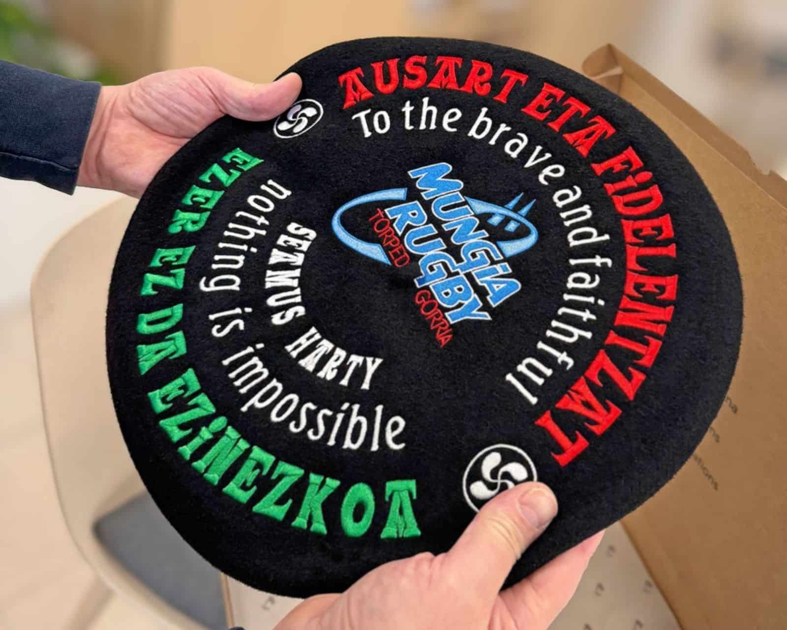 Txapela personalizada para trofeo txapeldun Mungia Rugby Teletxapela