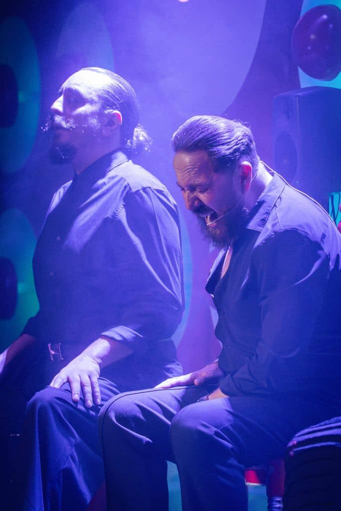 Espectáculo flamenco en Tablao Las Setas con artistas en vivo que transmiten pasión y emoción.