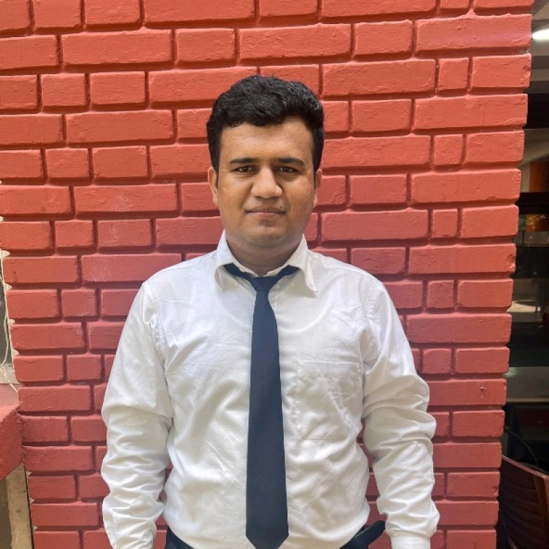 MBA CET topper student portrait – Admitted to Top B-School – The Top Percentile