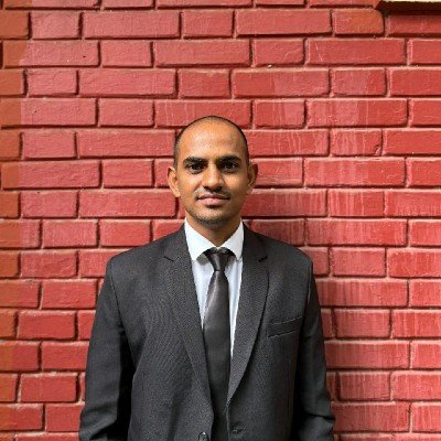 MBA CET topper student portrait – Admitted to Top B-School – The Top Percentile