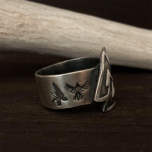 silver valknut ring with huginn and muninn