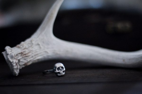 silver skull ring