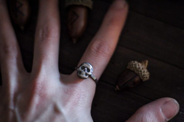 silver skull ring