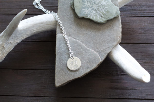 birth flower necklace