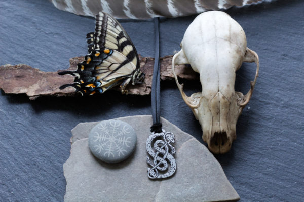 loki necklace Urnes Snakes