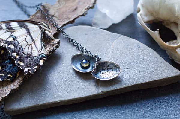 vegvisir clamshell locket pendant