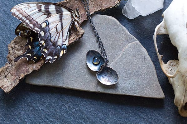 vegvisir clamshell locket pendant