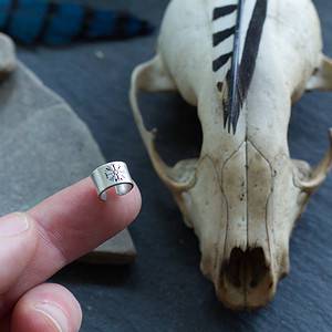 Vegvisir Tiny Fine Silver Ear Cuff