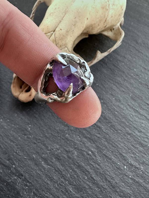 Claw Set Amethyst Sterling Silver Ring - Size 9 - Image 5