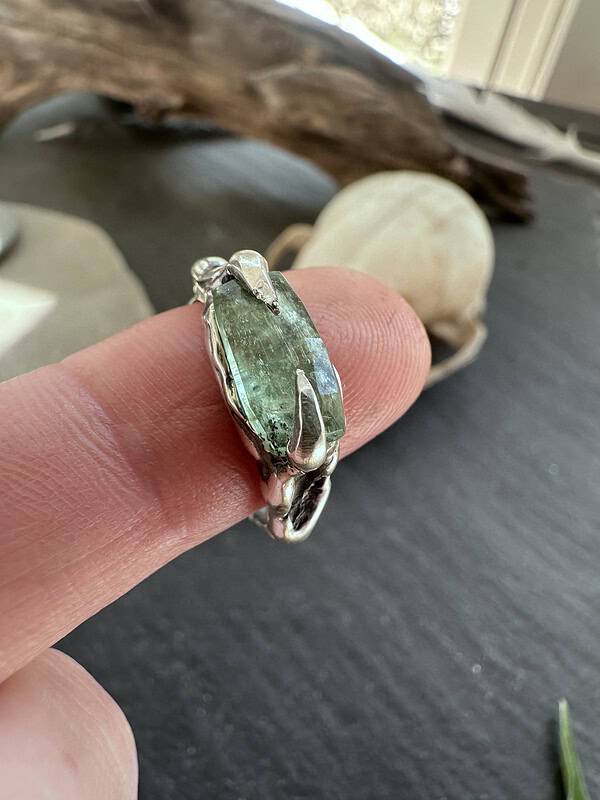 Claw Set Green Kyanite Sterling Silver Ring - Size 7.25 - Image 7