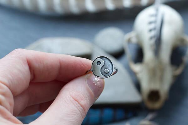 Yin Yang Ring - Silver - Black and White - Light and Dark - Good and Evil - Image 3
