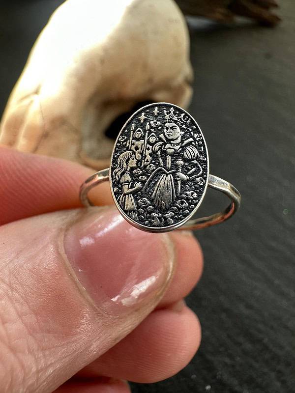 Alice in Wonderland Red Queen Sterling Silver Ring - Image 6