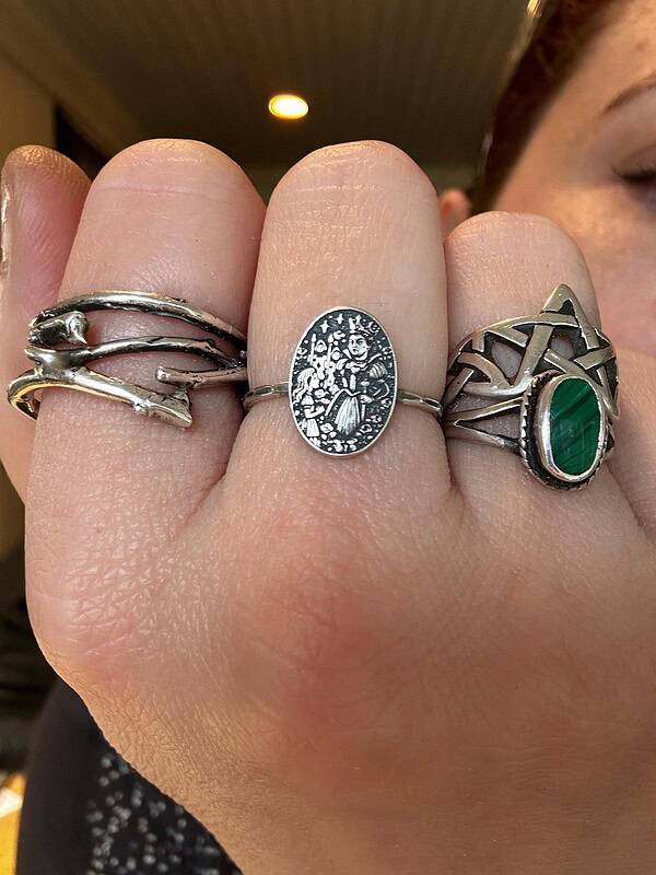 Alice in Wonderland Red Queen Sterling Silver Ring - Image 4