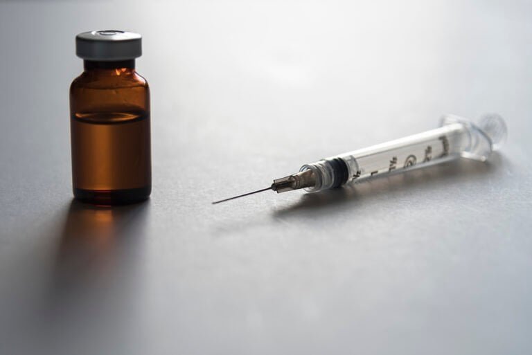 testosterone vial with needle