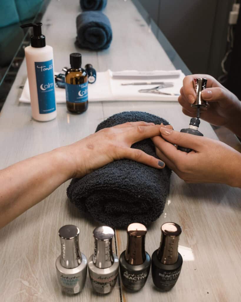 Relaxing massage for pregnant women with soothing oils and gentle techniques.