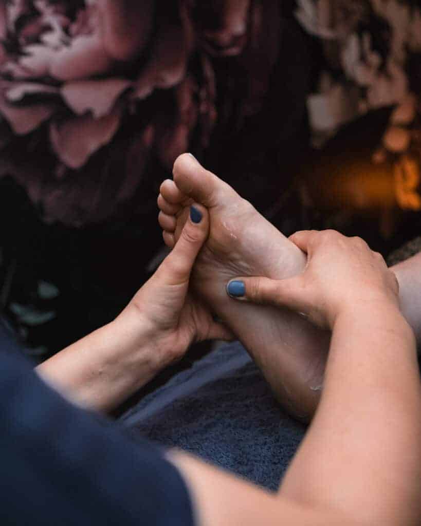 Relaxing foot massage therapy at Tonic Day Spa, promoting relaxation and stress reduction.