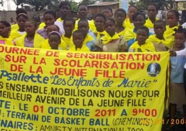 Opération "toutes les filles à l’école"