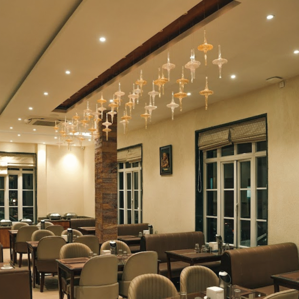 new hotel snow crest dining area