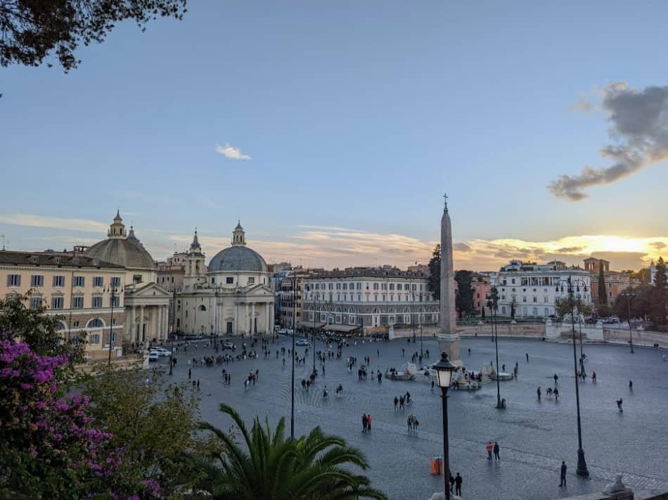 Stunning view of Piazza del Panteón in Rome with historical buildings, ancient monuments, and a lively atmosphere at sunset. Ideal for luxury Italian real estate and investment opportunities.