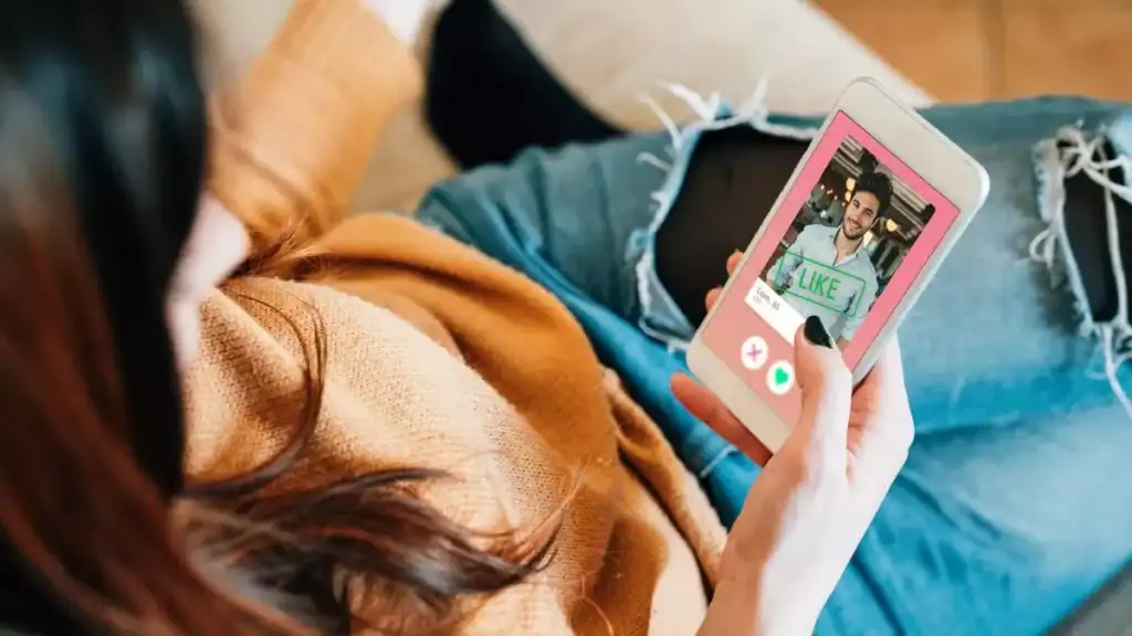 20 Safety Tips for Navigating Online Dating