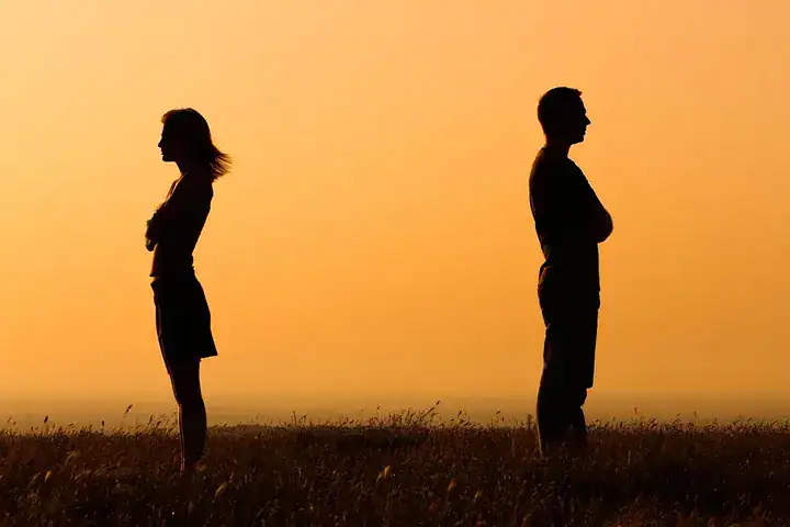 18 Signs You're Being Manipulated and How to Break Free