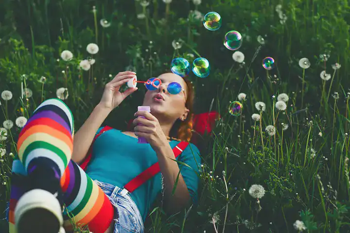 20 Ways Humor Can Help You Heal After Heartbreak