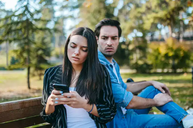 20 Safety Tips for Navigating Online Dating