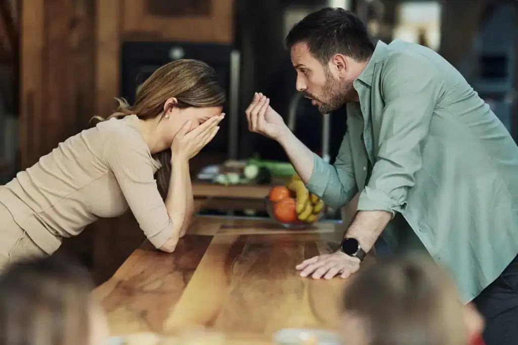 18 Signs You're Being Manipulated and How to Break Free