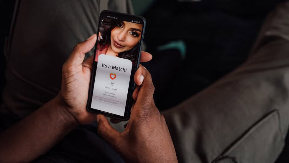 20 Safety Tips for Navigating Online Dating