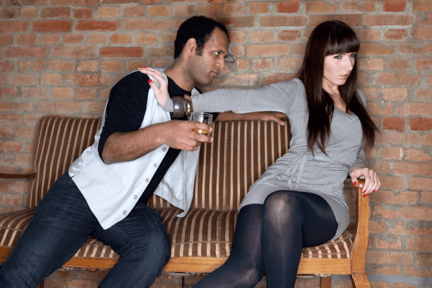 34 Red Flags You Should Never Ignore on the First Date
